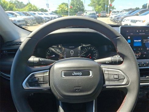 Used 2022 Jeep Compass Trailhawk image 17
