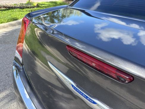 Used 2019 Chrysler 300 Limited image 40