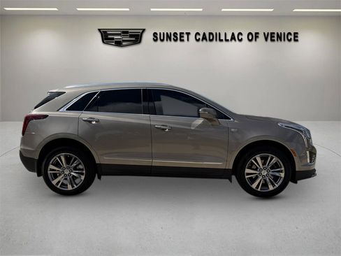 Certified 2023 Cadillac XT5 Premium Luxury w/ Technology Package image 2