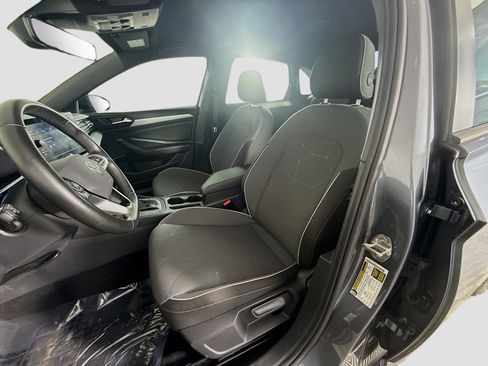 Used 2025 Volkswagen Jetta Sport image 21