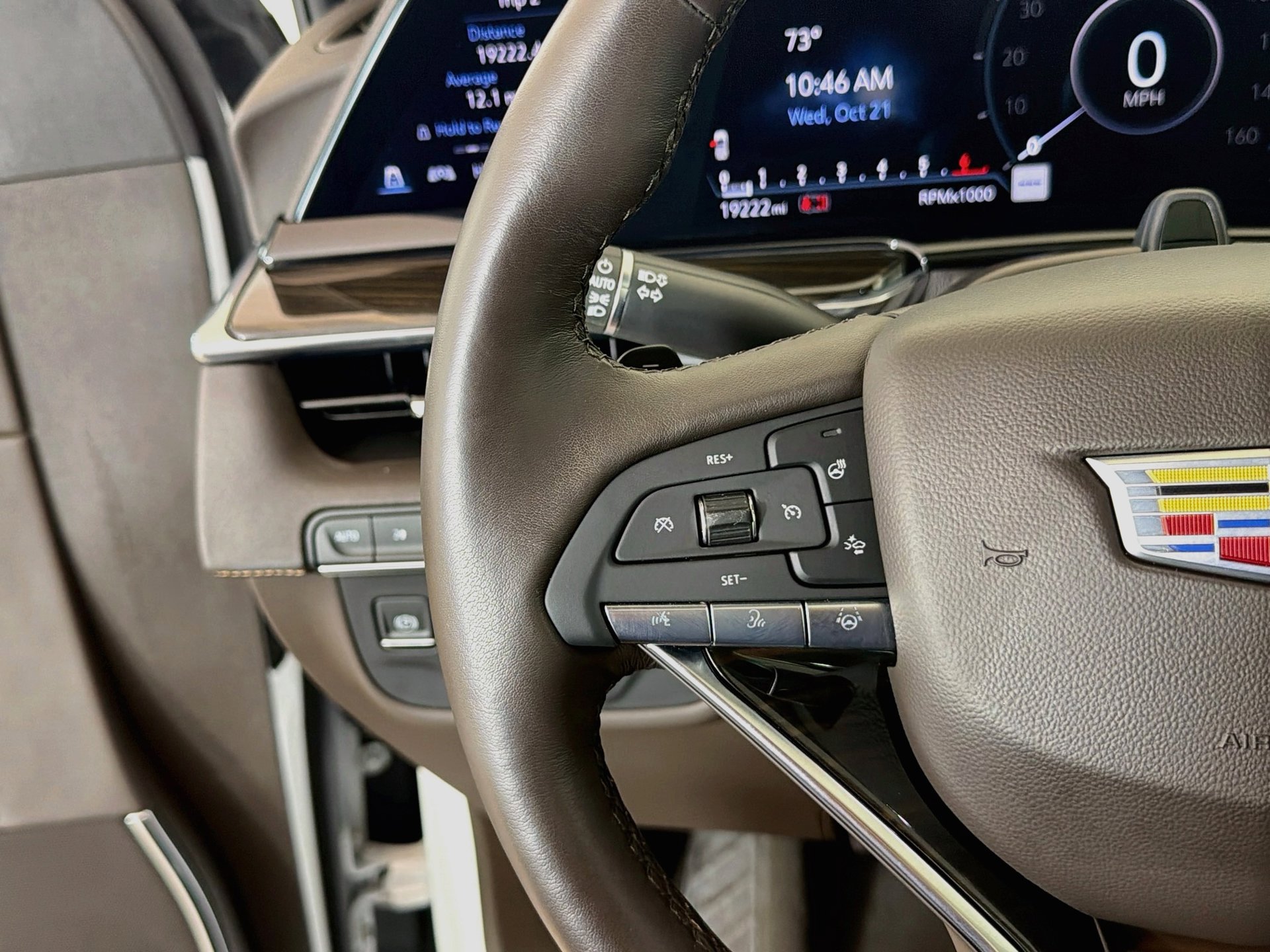 Used 2024 Cadillac Escalade ESV Sport w/ LPO, ONYX Package AWD/4WD image 36