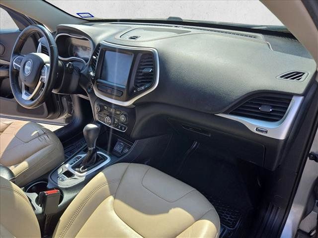 Used 2016 Jeep Cherokee Limited FWD image 22