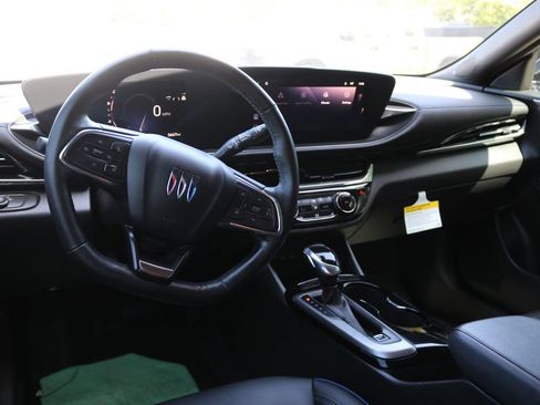 Used 2025 Buick Envista Sport Touring w/ Convenience I Package FWD image 14