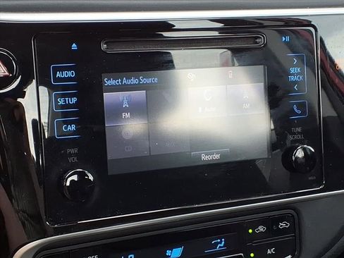 Used 2018 Toyota Corolla LE FWD image 23