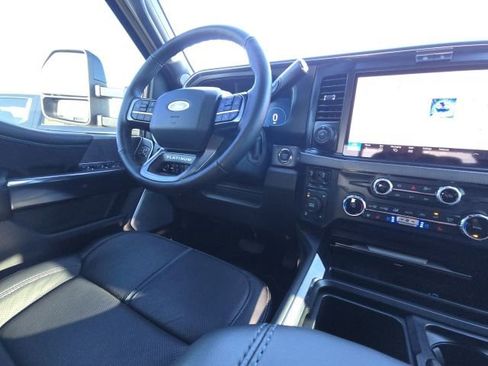 Used 2025 Ford F250 Platinum image 28