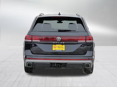 Certified 2025 Volkswagen Atlas Peak Edition SE image 6