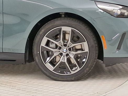 New 2026 BMW i5 eDrive40 image 10