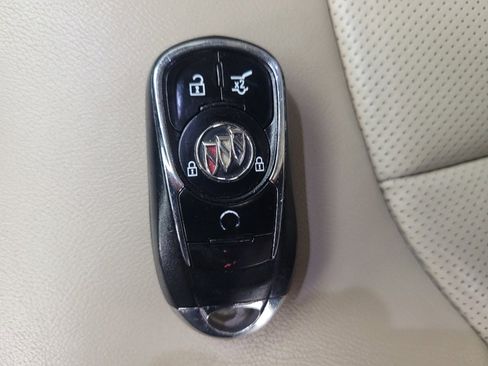 Used 2020 Buick Envision Premium w/ LPO, Active Package AWD/4WD image 32