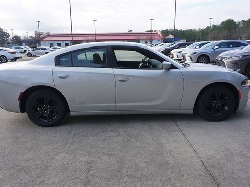 Used 2019 Dodge Charger SXT image 25