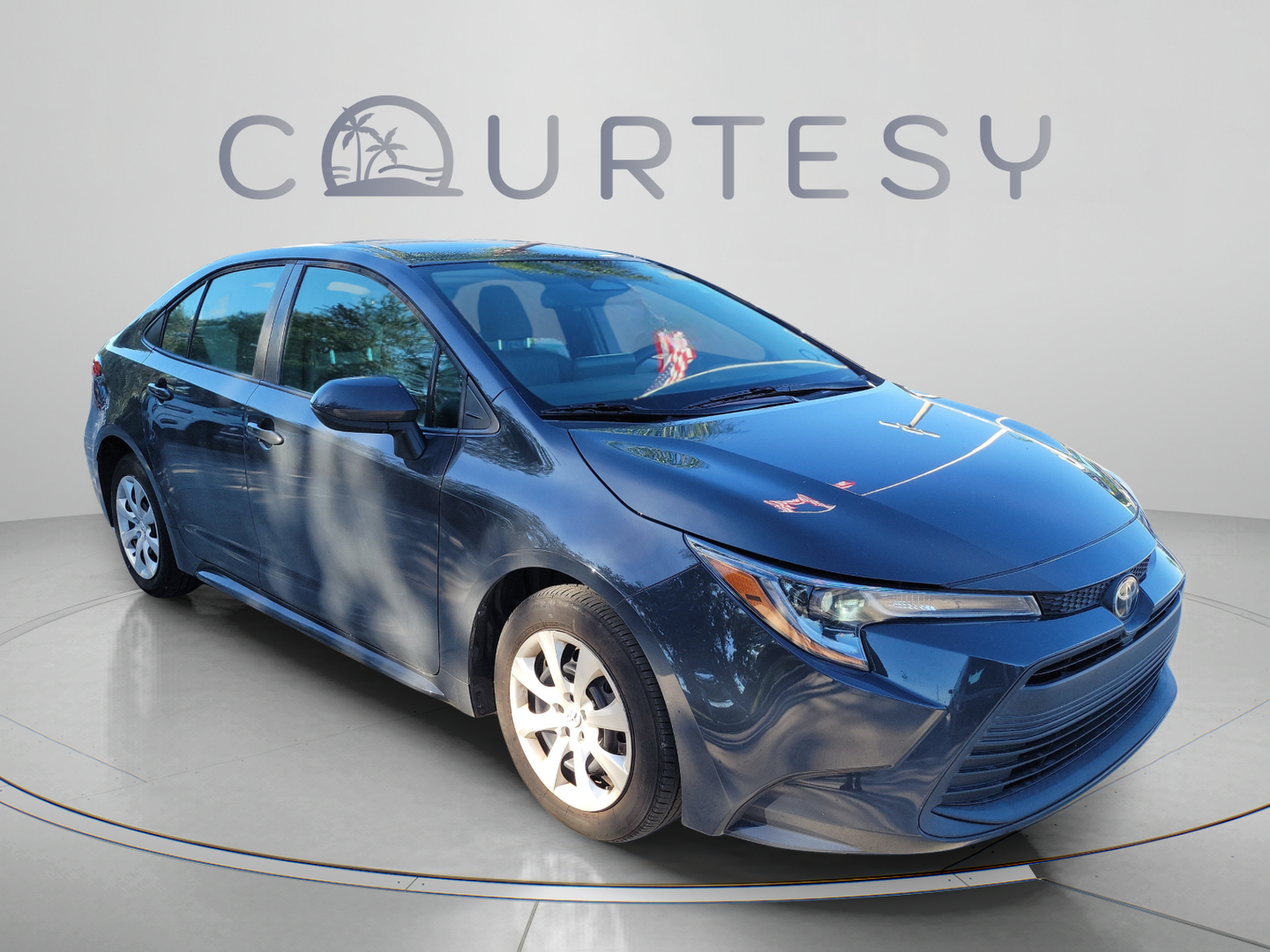 Used 2024 Toyota Corolla LE FWD image 4