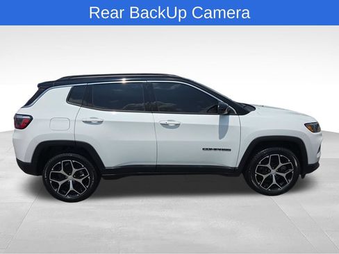 Used 2024 Jeep Compass Limited AWD/4WD image 7