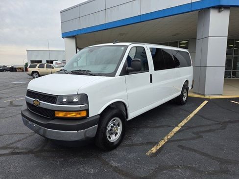 Used 2025 Chevrolet Express 3500 LT w/ LT Preferred Equipment Group RWD image 13