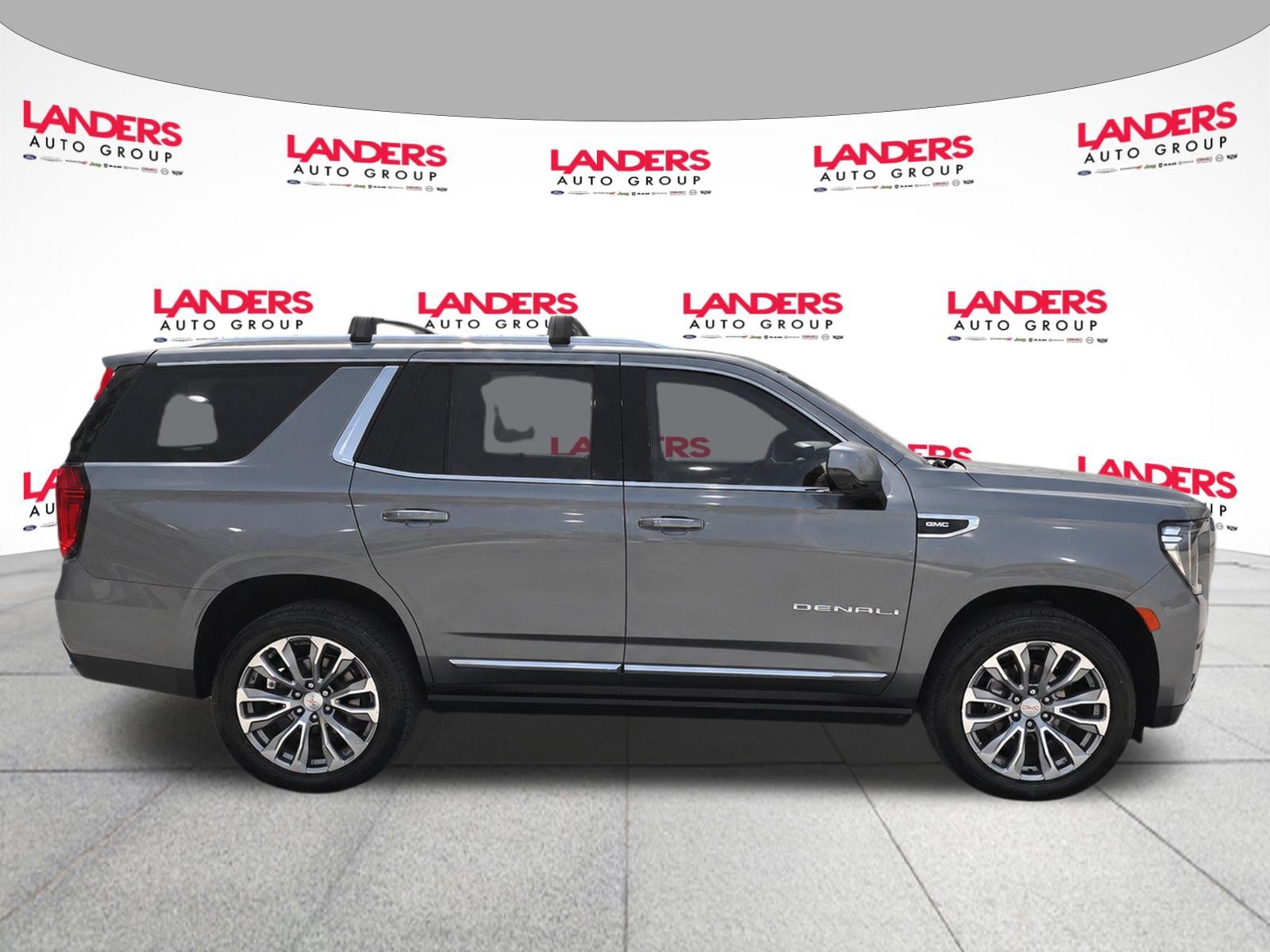 Used 2021 GMC Yukon Denali w/ Denali Premium Package AWD/4WD image 4