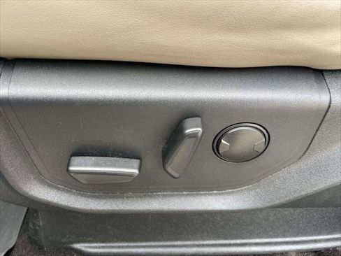 Used 2022 Ford Expedition Max XLT image 14