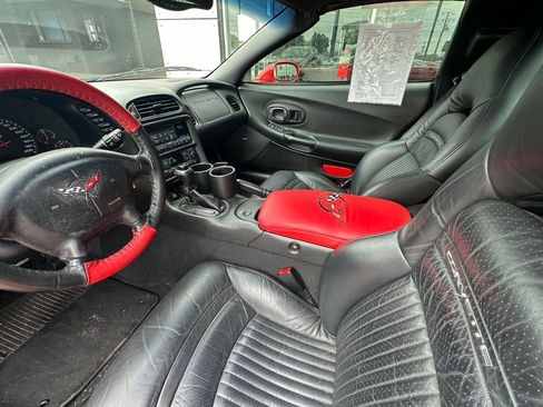 Used 2003 Chevrolet Corvette Coupe w/ Preferred Equipment Group RWD image 2