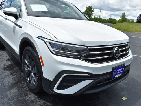 Used 2022 Volkswagen Tiguan SE AWD/4WD image 2