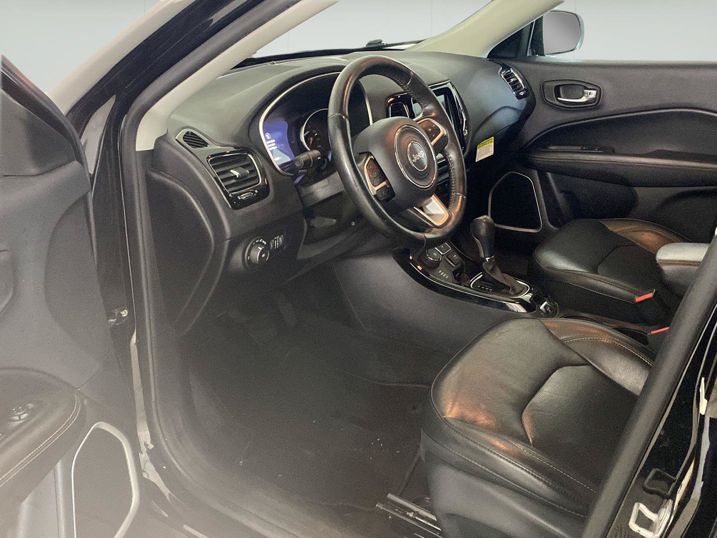 Used 2019 Jeep Compass Limited AWD/4WD image 19