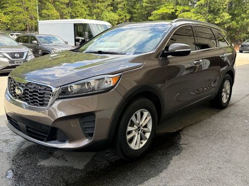 Used 2020 Kia Sorento LX w/ LX I4 Convenience Package FWD image 3