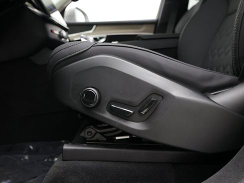 Used 2025 Volvo XC90 B5 Core AWD/4WD image 18