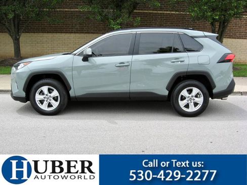 Used 2021 Toyota RAV4 XLE image 2