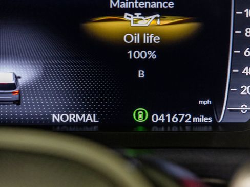 Used 2025 Honda Pilot Black Edition image 37