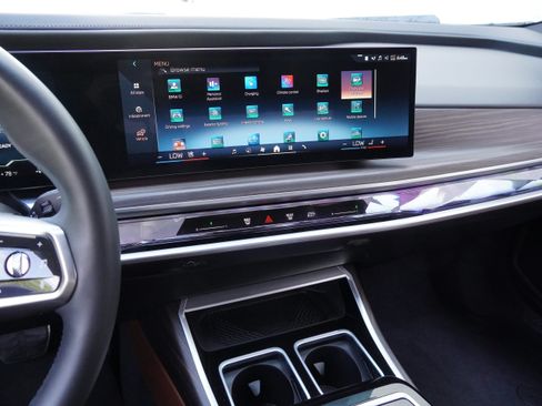 Used 2023 BMW i7 xDrive60 AWD/4WD image 26