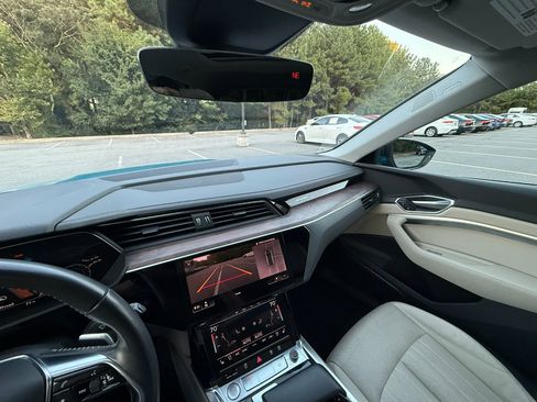 Used 2019 Audi e-tron Premium Plus image 26