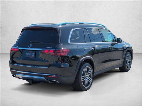 Used 2026 Mercedes-Benz GLS 450 4MATIC image 2