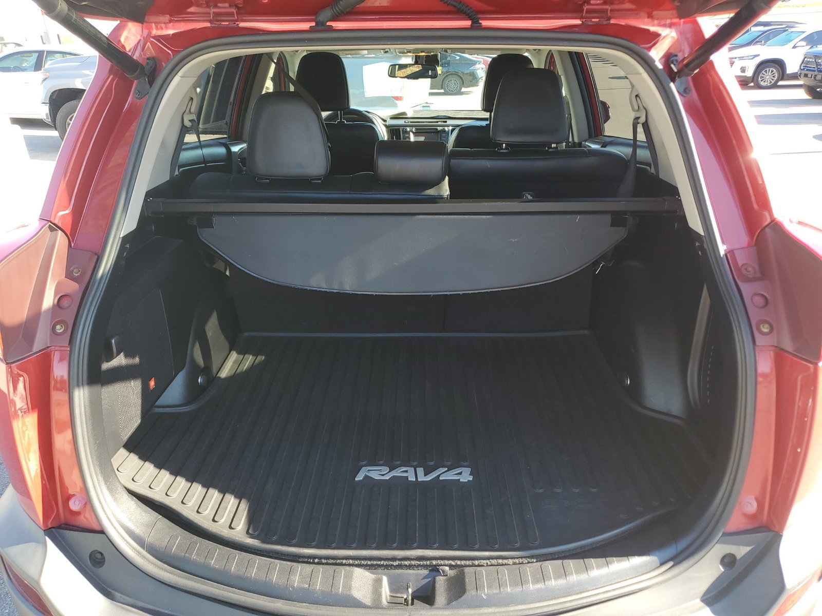 Used 2014 Toyota RAV4 Limited w/ Technology Package AWD/4WD image 9
