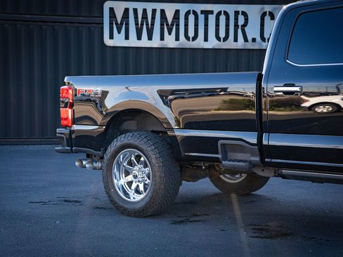 Used 2023 Ford F350 Platinum AWD/4WD image 5