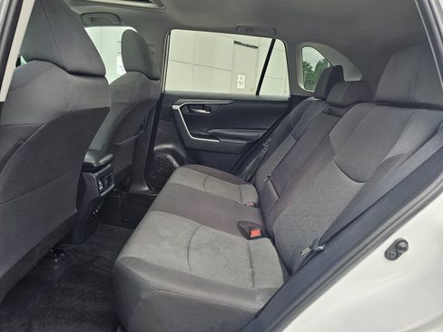 Used 2019 Toyota RAV4 XLE w/ Carpet Mat Package AWD/4WD image 16