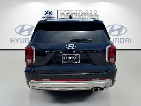 Used 2023 Hyundai Palisade Calligraphy FWD image 5