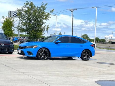 Used 2022 Honda Civic Sport Touring image 2
