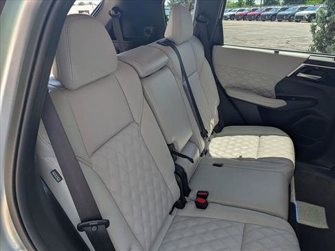 Used 2024 Mitsubishi Outlander SEL AWD/4WD image 17