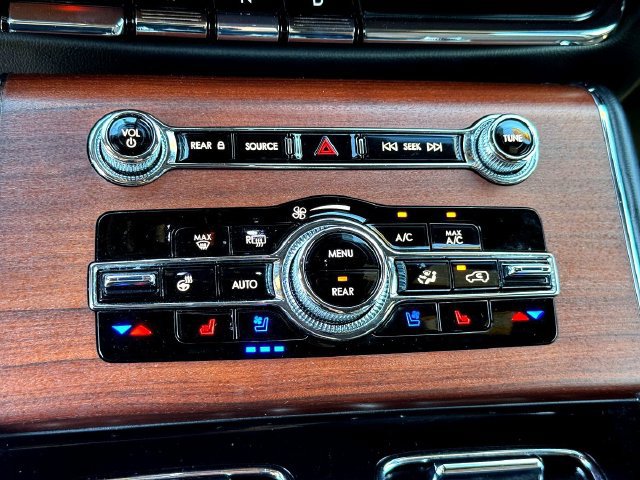 Used 2023 Lincoln Aviator Reserve w/ Equipment Group 201A RWD image 20