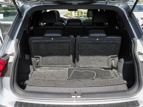 Used 2023 Volkswagen Tiguan SE R-Line image 28