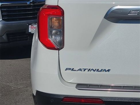 Used 2020 Ford Explorer Platinum w/ Premium Technology Package image 8