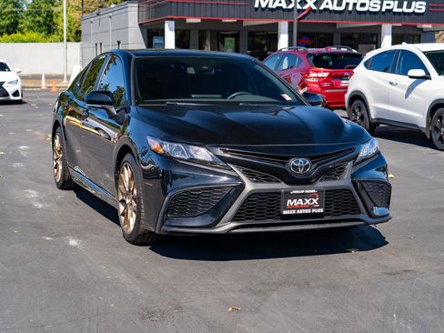 Used 2023 Toyota Camry SE AWD/4WD image 2