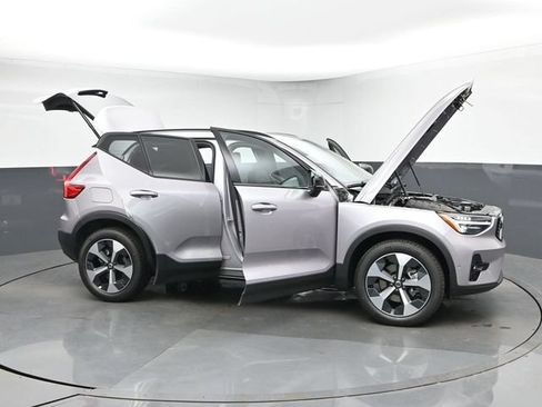 New 2026 Volvo XC40 B5 Plus w/ Climate Package AWD/4WD image 45