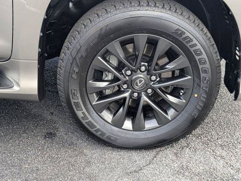 Certified 2023 Lexus GX 460 Premium w/ Premium Package AWD/4WD image 12