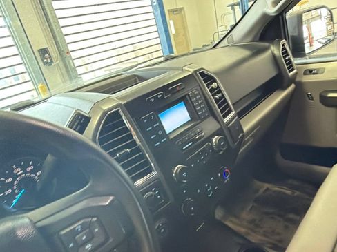 Used 2016 Ford F150 XLT w/ Trailer Tow Package AWD/4WD image 4