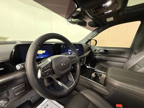 Used 2025 Chevrolet Tahoe Z71 w/ Comfort Package image 8