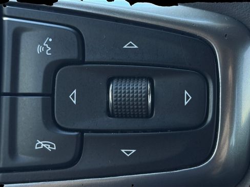 Used 2023 Chevrolet Silverado 1500 LT AWD/4WD image 33