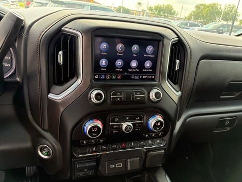 Used 2022 GMC Sierra 2500 AT4 w/ AT4 Preferred Package AWD/4WD image 16