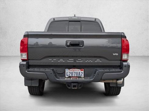 Used 2016 Toyota Tacoma TRD Sport RWD image 7
