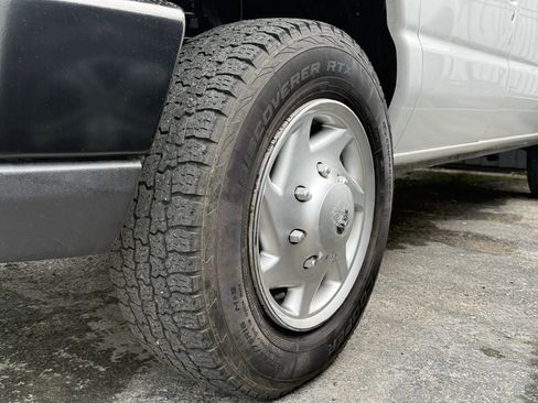 Used 2011 Ford E-150 and Econoline 150 w/ Commercial Cargo Van Pkg image 43