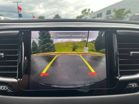 Used 2020 Chrysler Pacifica Touring-L AWD/4WD image 18
