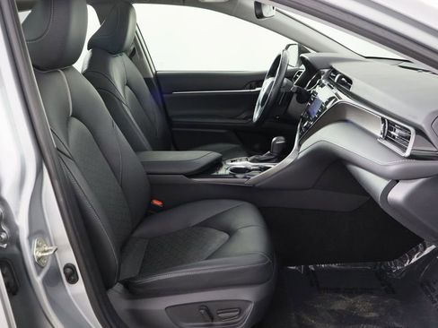 Used 2019 Toyota Camry XSE image 17