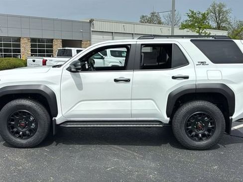 New 2026 Toyota 4Runner TRD Off-Road Premium AWD/4WD image 4