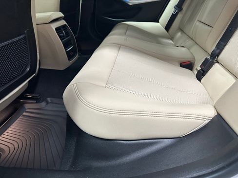 Used 2023 BMW 330i xDrive Sedan w/ Premium Package image 42